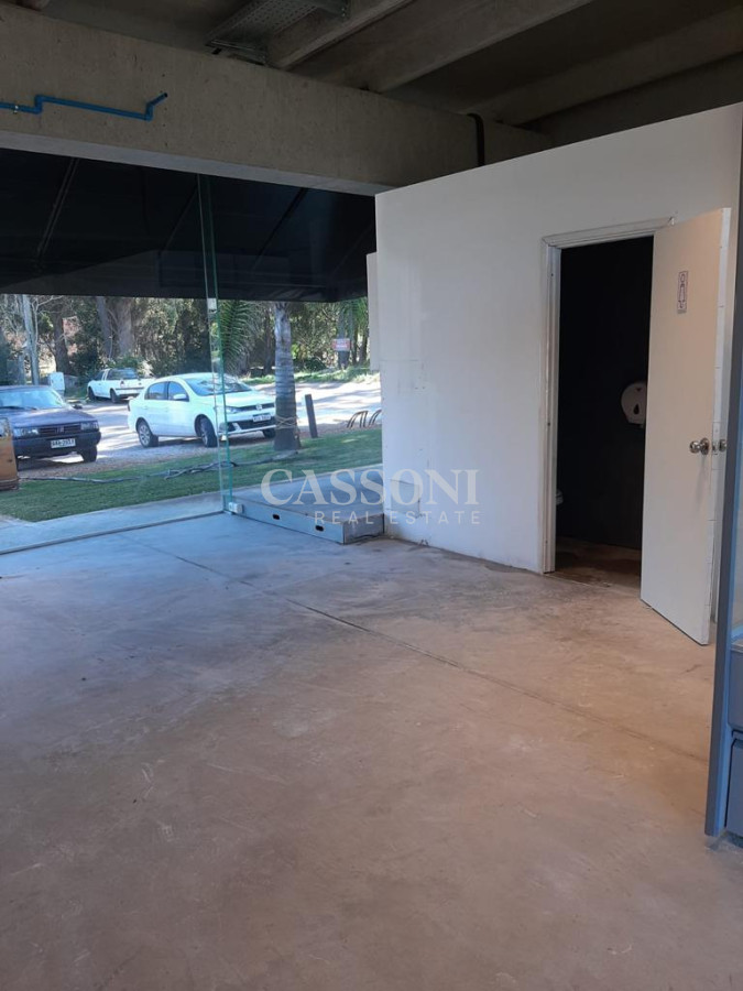 Local Comercial ID.112 - Alquiler o venta de local en Solanas