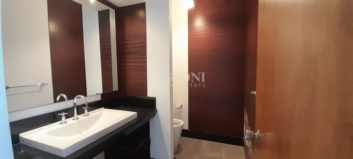 Local Comercial ID.822 - Alquiler Depósito de 704 m2 en Zona Punta Shooping