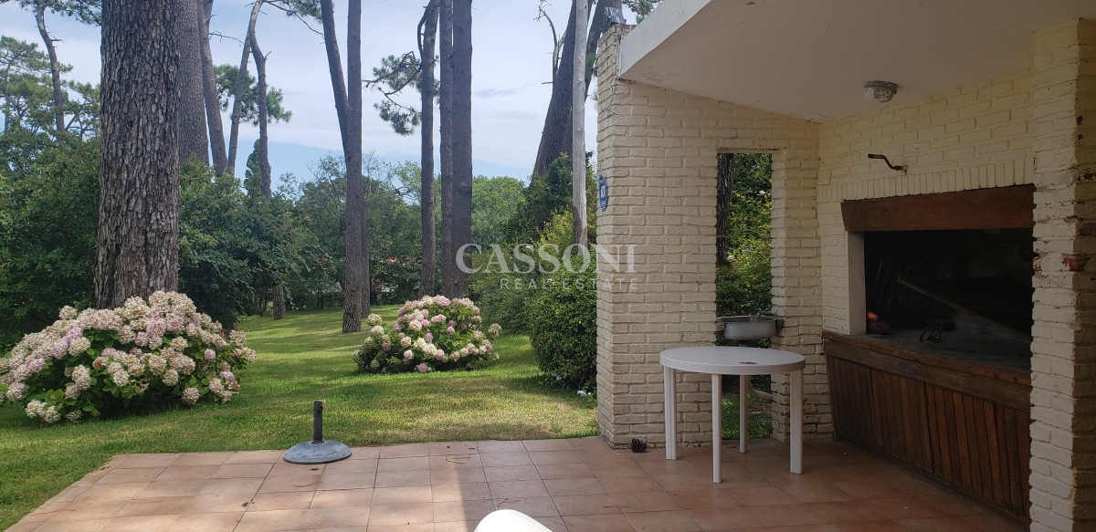 Terreno ID.1611 - Venta Manzana Entera con Casa, Proyecto Aprobado para Edificio