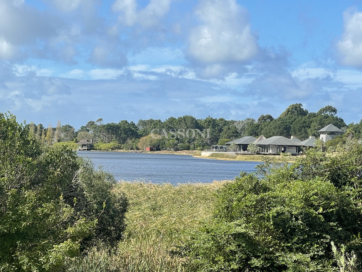 Terreno ID.4909 - lote primera línea-laguna escondida