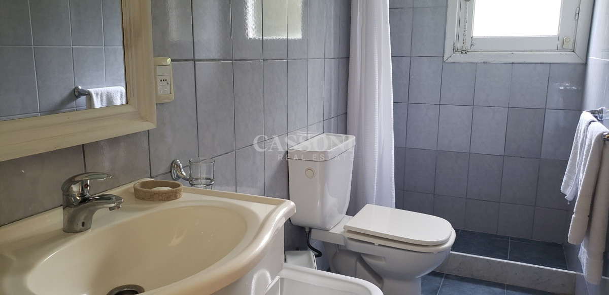 Terreno ID.1611 - Venta Manzana Entera con Casa, Proyecto Aprobado para Edificio