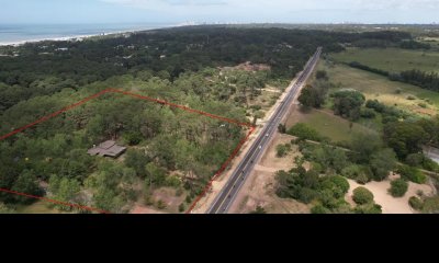 Lote para Desarrollo en El Placer y 30 Brava