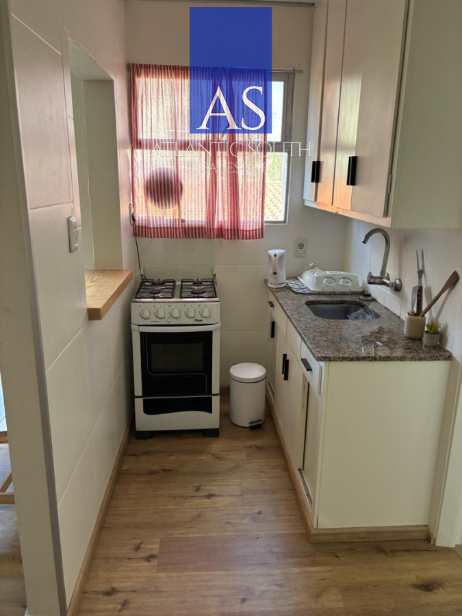 Apartamento ID.4743 - Apartamento 1 dormitorio y medio con parrillero y cochera en Península Punta del Este
