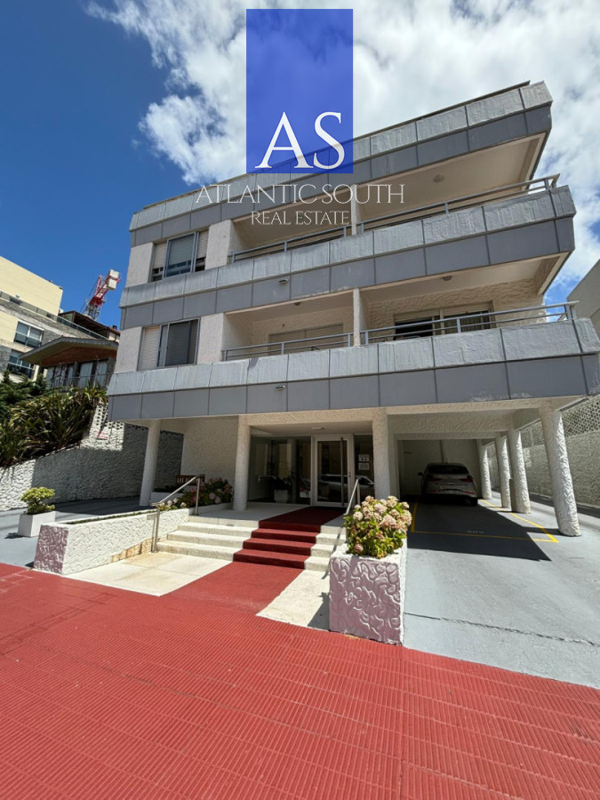 Apartamento ID.4743 - Apartamento 1 dormitorio y medio con parrillero y cochera en Península Punta del Este