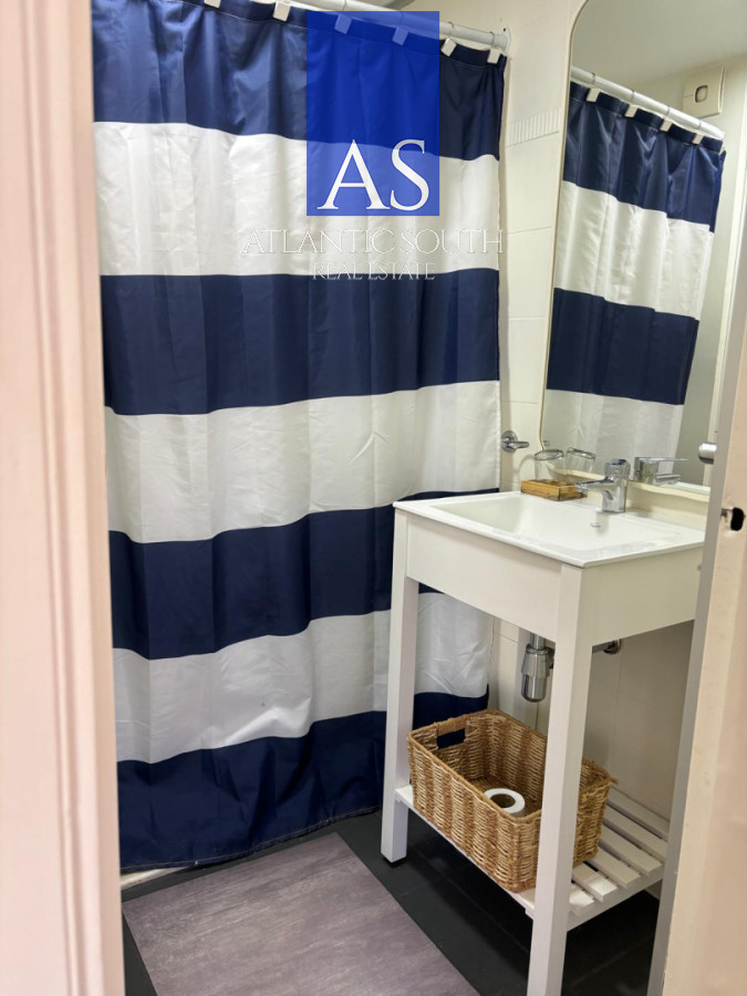 Apartamento ID.4743 - Apartamento 1 dormitorio y medio con parrillero y cochera en Península Punta del Este