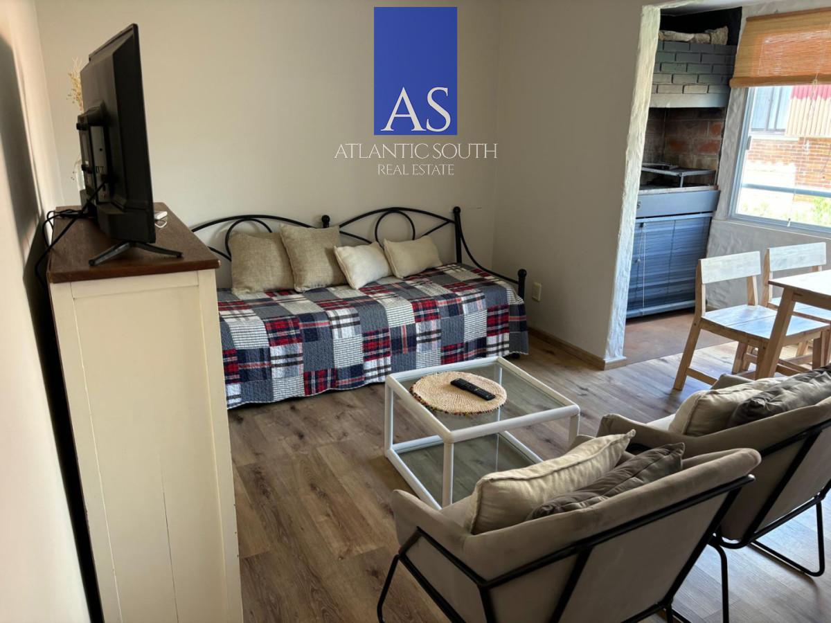 Apartamento ID.4743 - Apartamento 1 dormitorio y medio con parrillero y cochera en Península Punta del Este