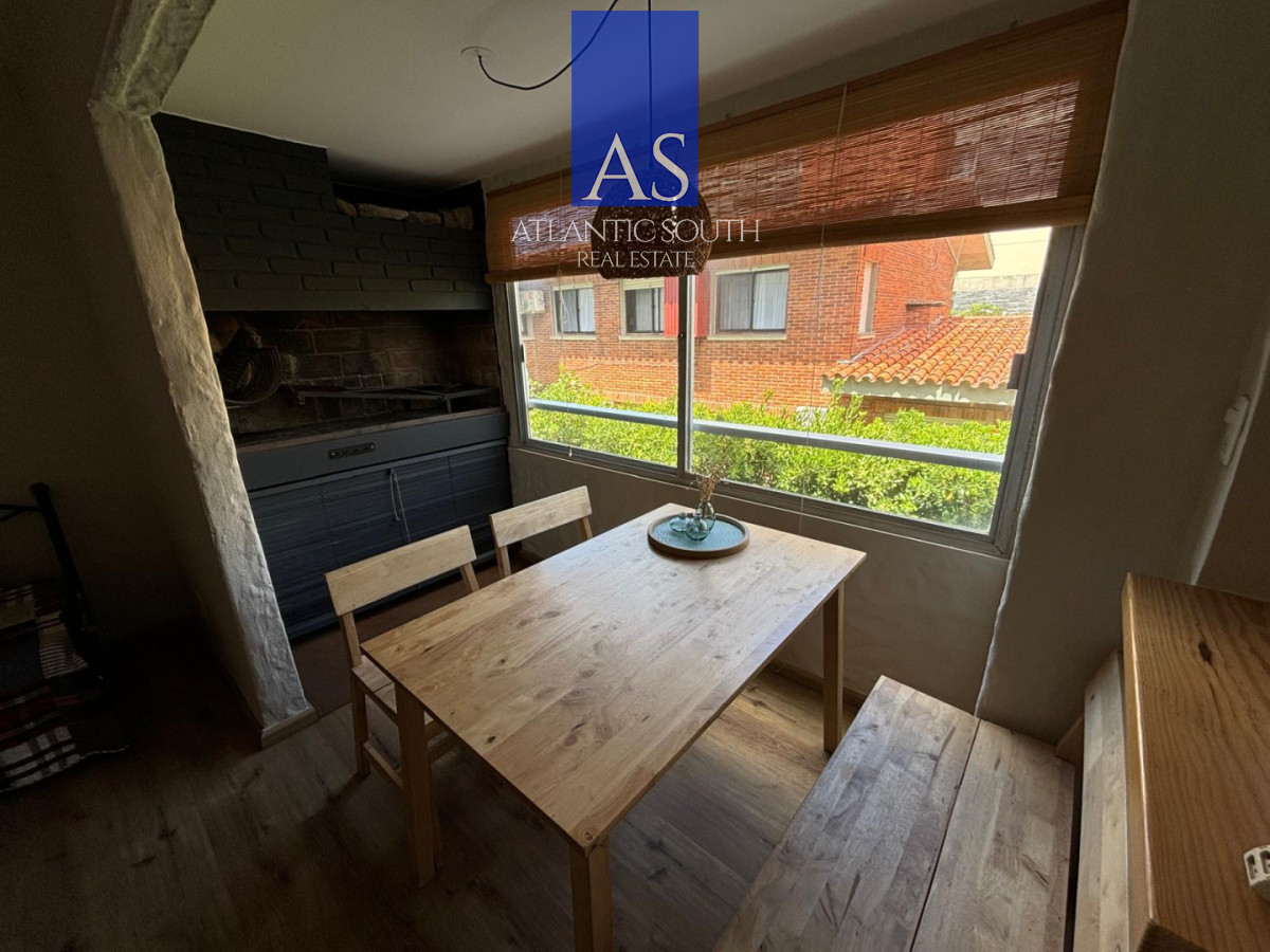 Apartamento ID.4743 - Apartamento 1 dormitorio y medio con parrillero y cochera en Península Punta del Este