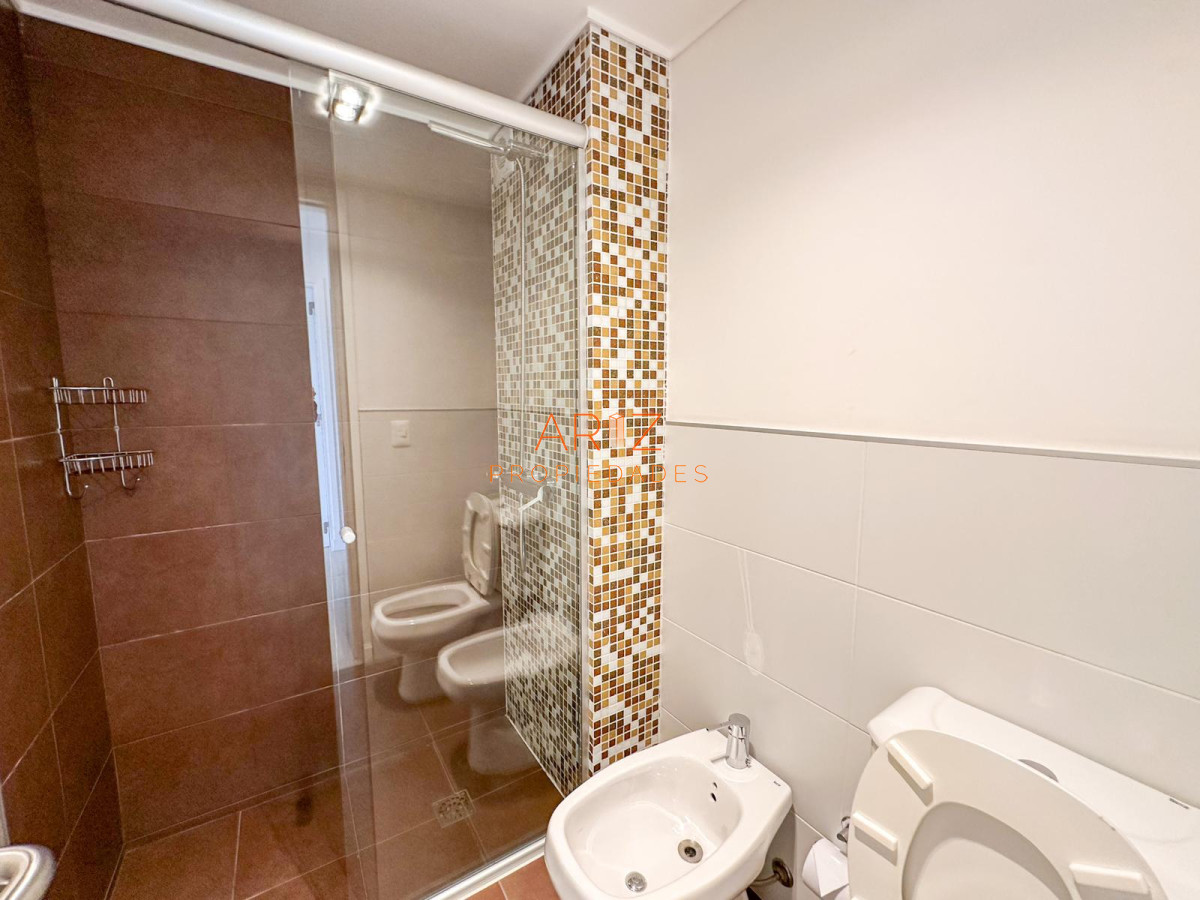Apartamento ID.2144 - VENTA APARTAMENTO 3 DORMITORIOS 2 BAÑOS PUNTA DEL ESTE A PASOS DE LA BRAVA TODOS LOS SERVICIOS