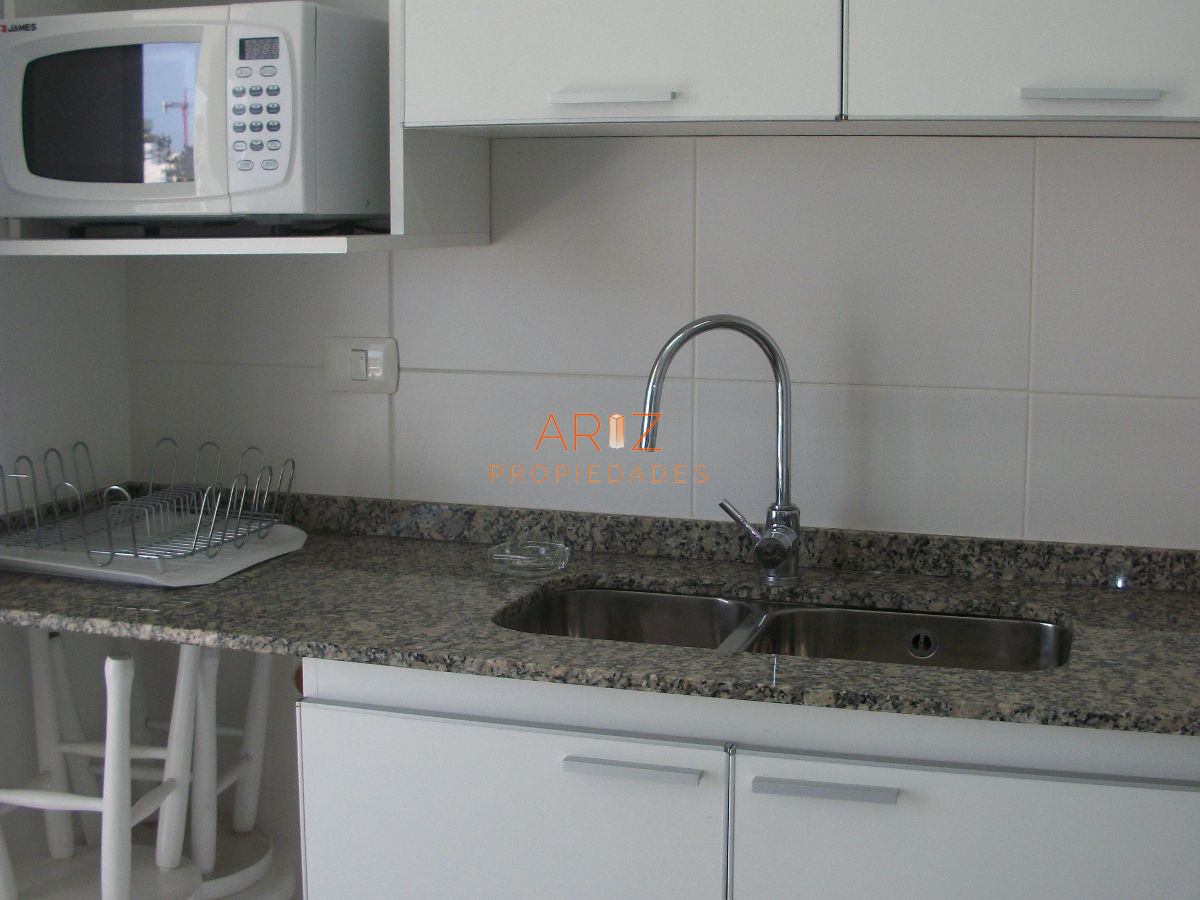 Apartamento ID.2348 - VENTA OPORTUNIDAD Apartamento, Playa Brava 3 dormitorios y 3 baños 