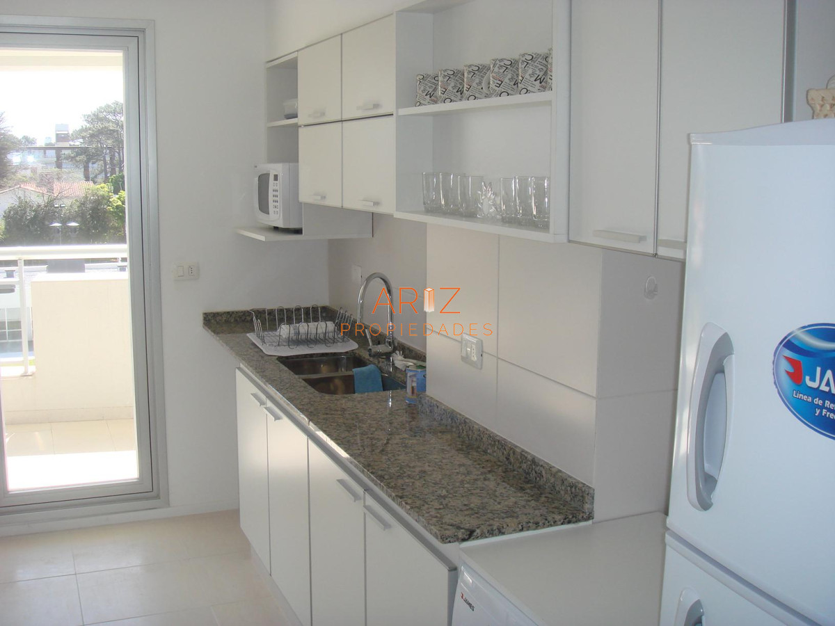 Apartamento ID.2348 - VENTA OPORTUNIDAD Apartamento, Playa Brava 3 dormitorios y 3 baños 