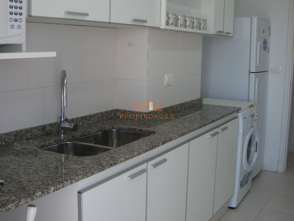 Apartamento ID.2348 - VENTA OPORTUNIDAD Apartamento, Playa Brava 3 dormitorios y 3 baños 
