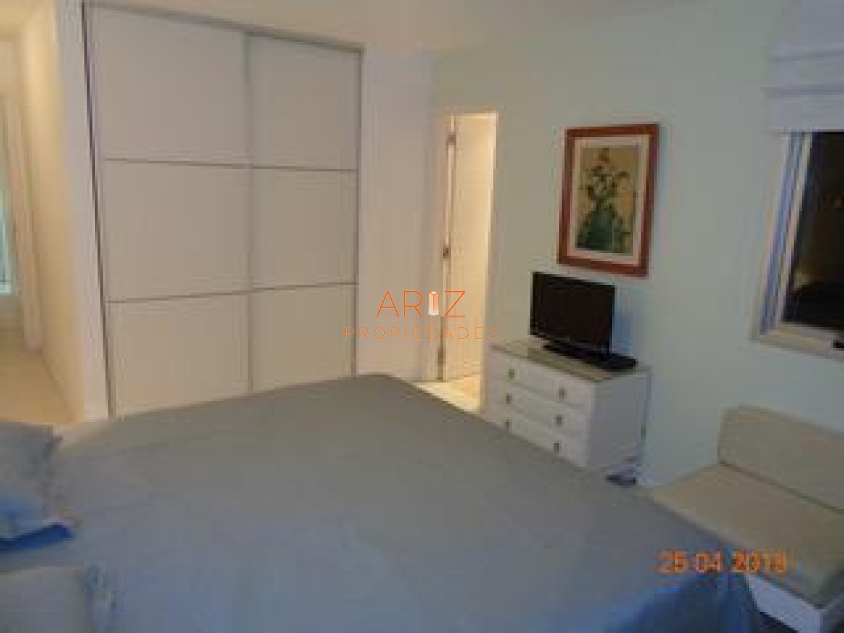 Apartamento ID.2348 - VENTA OPORTUNIDAD Apartamento, Playa Brava 3 dormitorios y 3 baños 