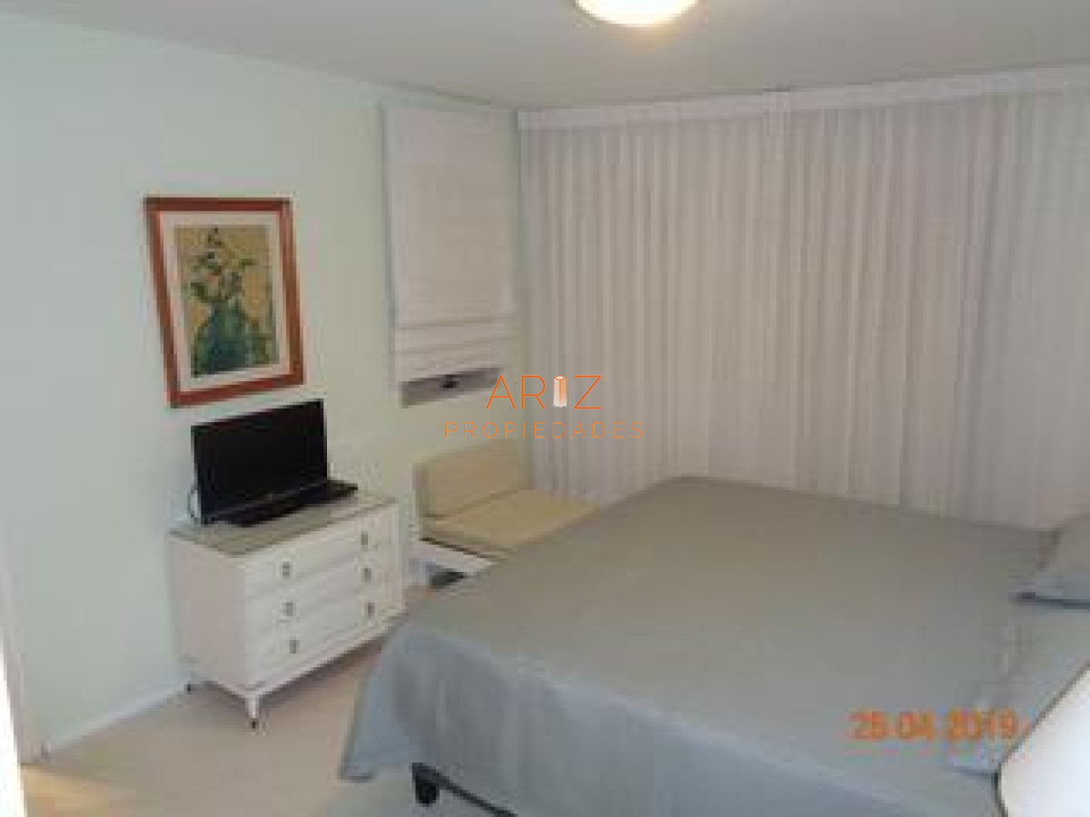 Apartamento ID.2348 - VENTA OPORTUNIDAD Apartamento, Playa Brava 3 dormitorios y 3 baños 