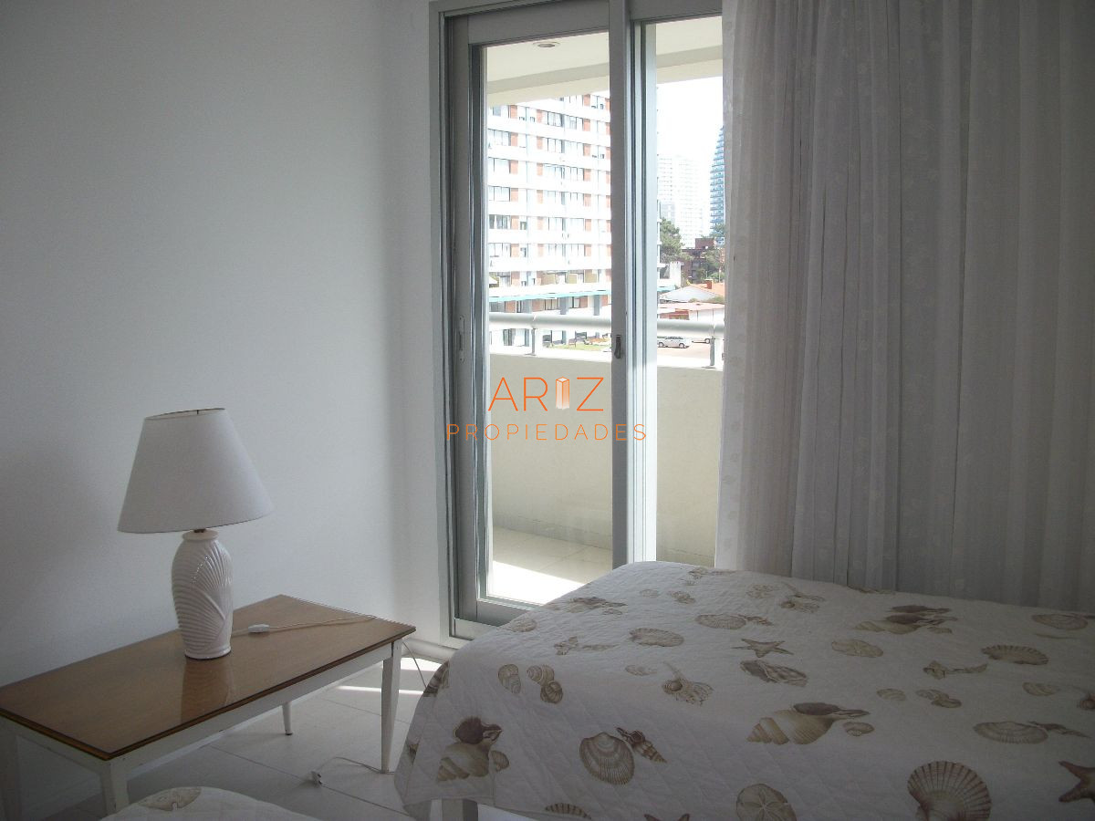 Apartamento ID.2348 - VENTA OPORTUNIDAD Apartamento, Playa Brava 3 dormitorios y 3 baños 
