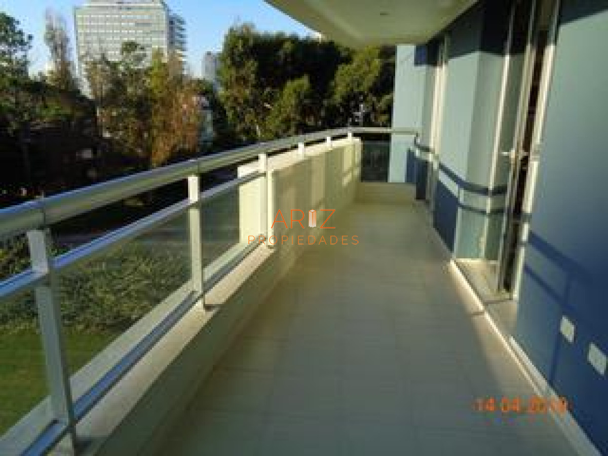 Apartamento ID.2348 - VENTA OPORTUNIDAD Apartamento, Playa Brava 3 dormitorios y 3 baños 
