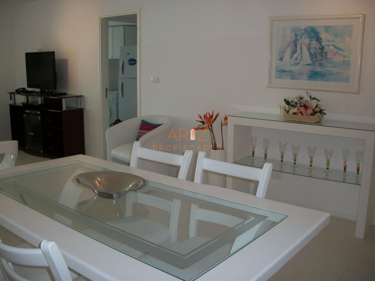 Apartamento ID.2348 - VENTA OPORTUNIDAD Apartamento, Playa Brava 3 dormitorios y 3 baños 