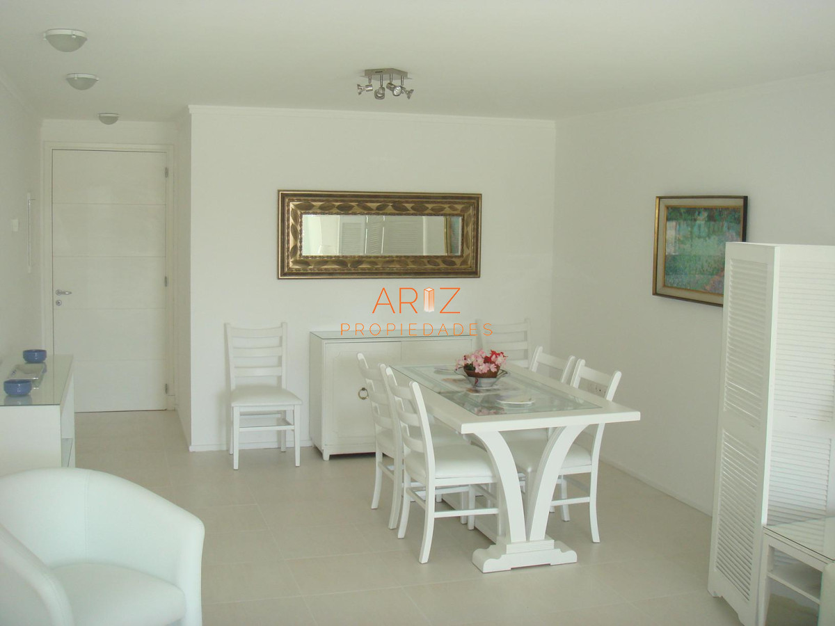 Apartamento ID.2348 - VENTA OPORTUNIDAD Apartamento, Playa Brava 3 dormitorios y 3 baños 