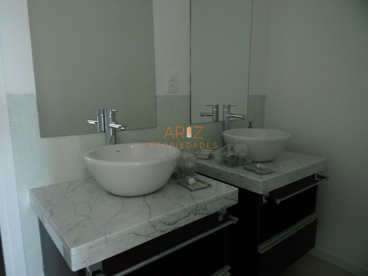 Apartamento ID.2160 - Hermoso apartamento con vista a Playa Brava GRANDES AMBIENTES 3 SUITES PUNTA DEL ESTE