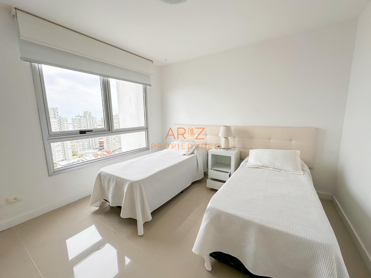 Apartamento ID.2144 - VENTA APARTAMENTO 3 DORMITORIOS 2 BAÑOS PUNTA DEL ESTE A PASOS DE LA BRAVA TODOS LOS SERVICIOS