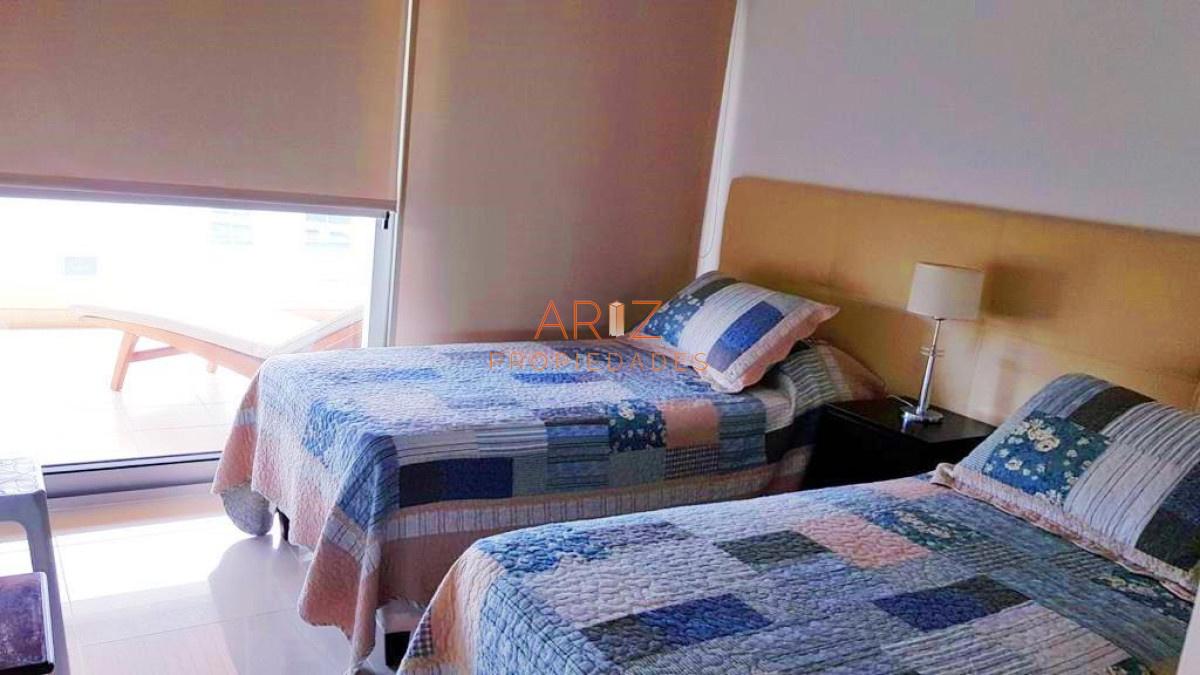Apartamento ID.1681 - VENTA EN OPORTUNIDAD 2 DORMITORIOS 2 BAÑOS UNICO CON 2 GARAGES PUNTA DEL ESTE BRAVA