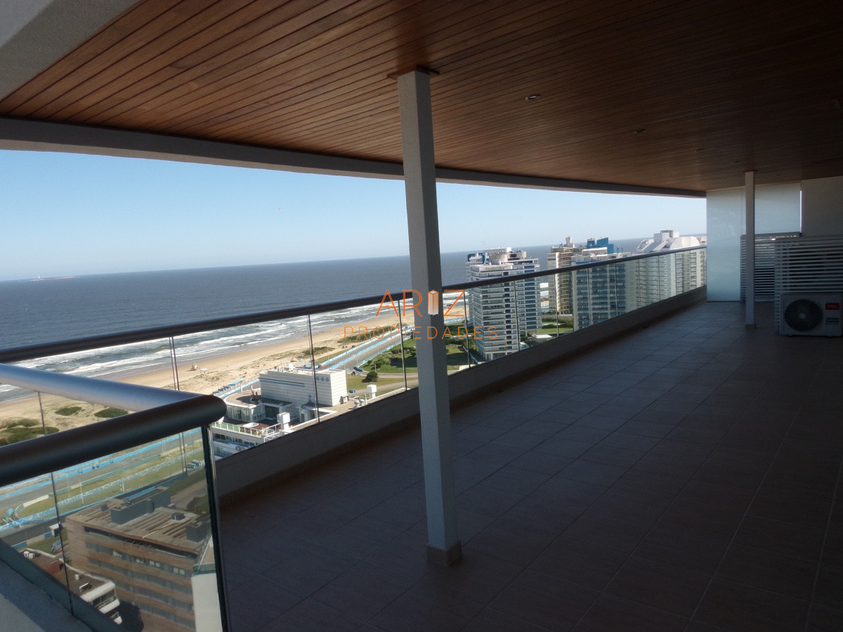 Apartamento ID.2160 - Hermoso apartamento con vista a Playa Brava GRANDES AMBIENTES 3 SUITES PUNTA DEL ESTE
