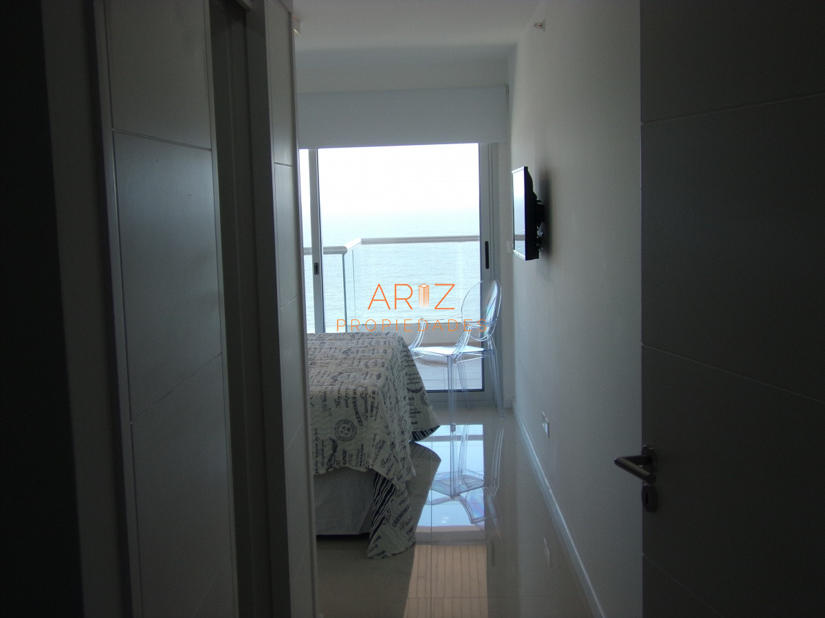 Apartamento ID.2160 - Hermoso apartamento con vista a Playa Brava GRANDES AMBIENTES 3 SUITES PUNTA DEL ESTE