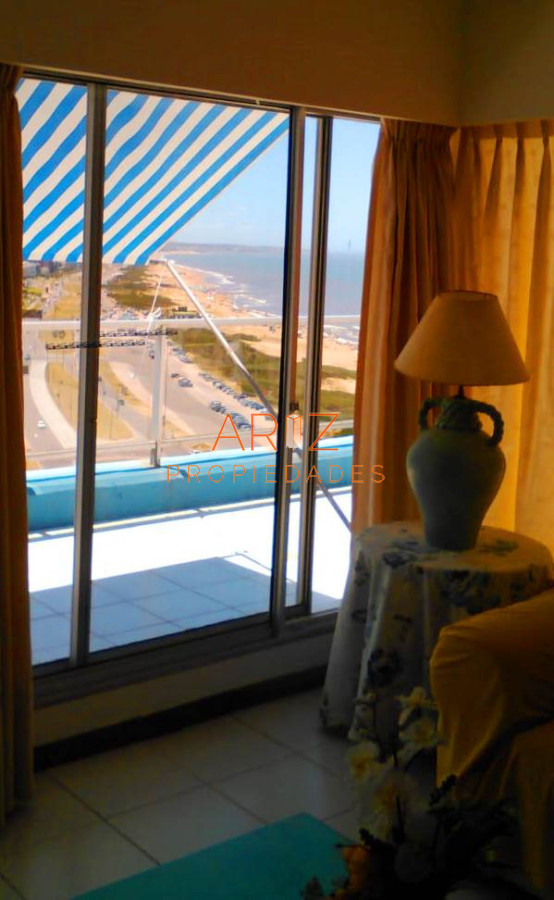 Apartamento ID.2268 - VENTA OPORTUNIDAD Pent House 2 dormitorios frente al mar Playa Brava