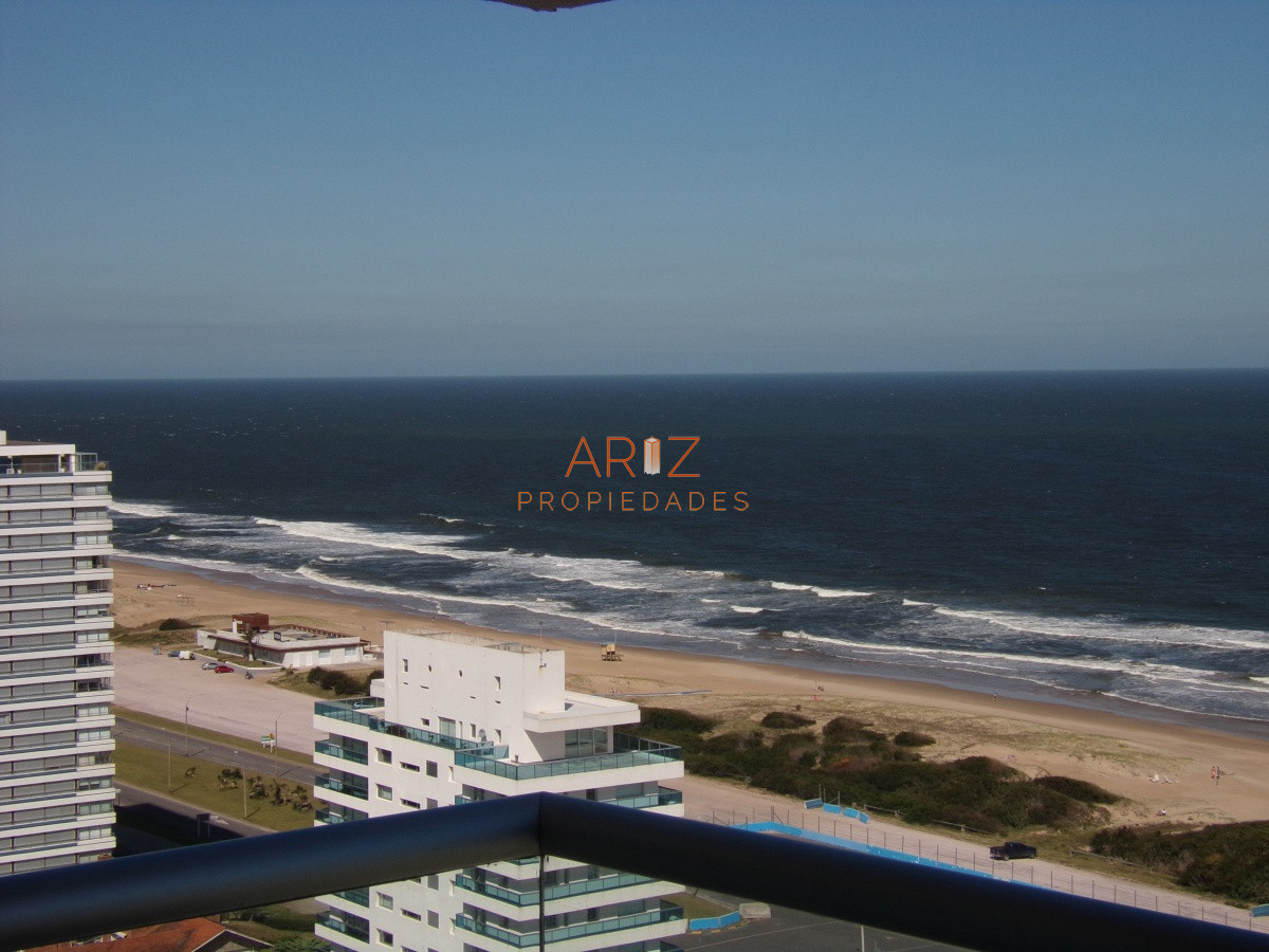 Apartamento ID.2160 - Hermoso apartamento con vista a Playa Brava GRANDES AMBIENTES 3 SUITES PUNTA DEL ESTE