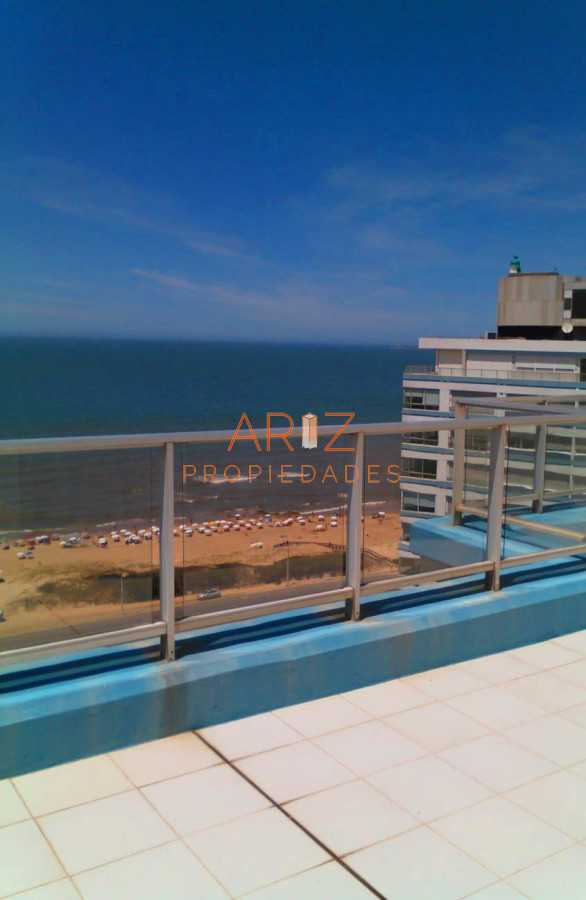 Apartamento ID.2268 - VENTA OPORTUNIDAD Pent House 2 dormitorios frente al mar Playa Brava