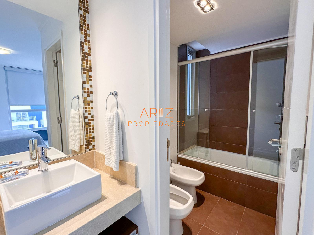 Apartamento ID.2144 - VENTA APARTAMENTO 3 DORMITORIOS 2 BAÑOS PUNTA DEL ESTE A PASOS DE LA BRAVA TODOS LOS SERVICIOS