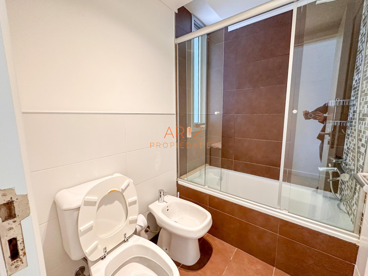 Apartamento ID.2144 - VENTA APARTAMENTO 3 DORMITORIOS 2 BAÑOS PUNTA DEL ESTE A PASOS DE LA BRAVA TODOS LOS SERVICIOS