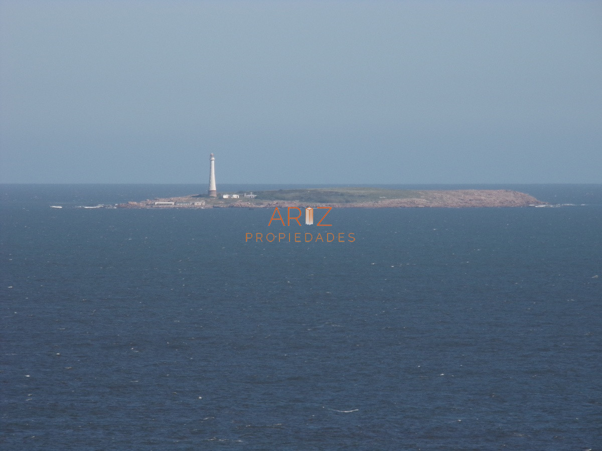 Apartamento ID.2160 - Hermoso apartamento con vista a Playa Brava GRANDES AMBIENTES 3 SUITES PUNTA DEL ESTE