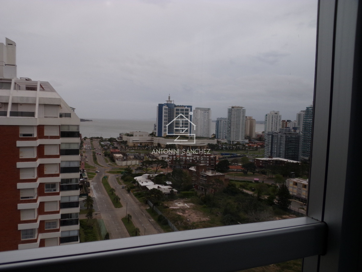 Apartamento ID.2420 - Venta Apartamento 3 Dormitorios Punta del Este 