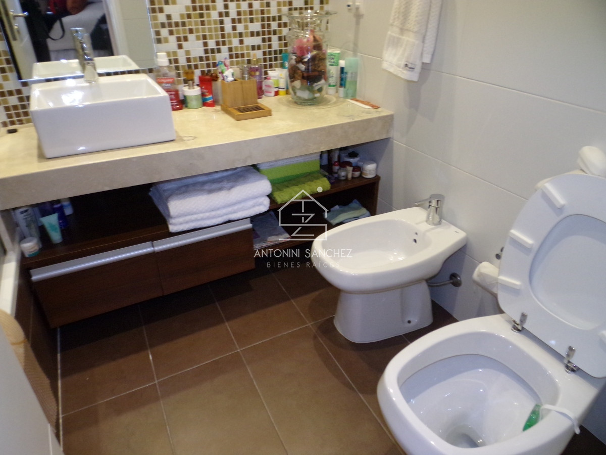 Apartamento ID.2420 - Venta Apartamento 3 Dormitorios Punta del Este 