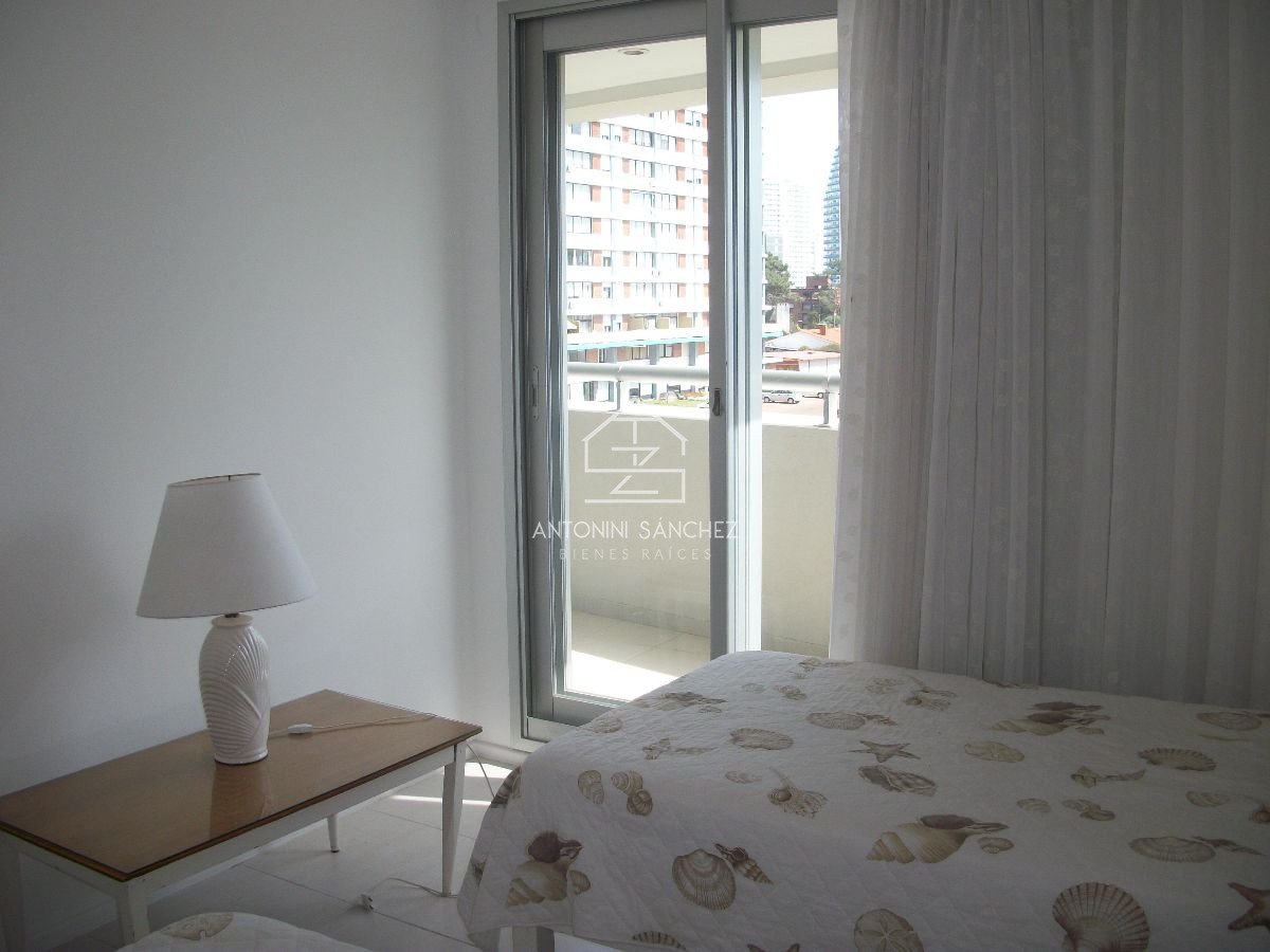 Apartamento ID.2029 - Apartamento, Playa Brava 3 dormitorios y 3 baños 