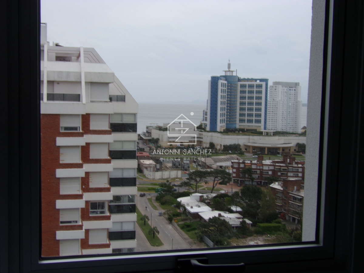 Apartamento ID.2420 - Venta Apartamento 3 Dormitorios Punta del Este 