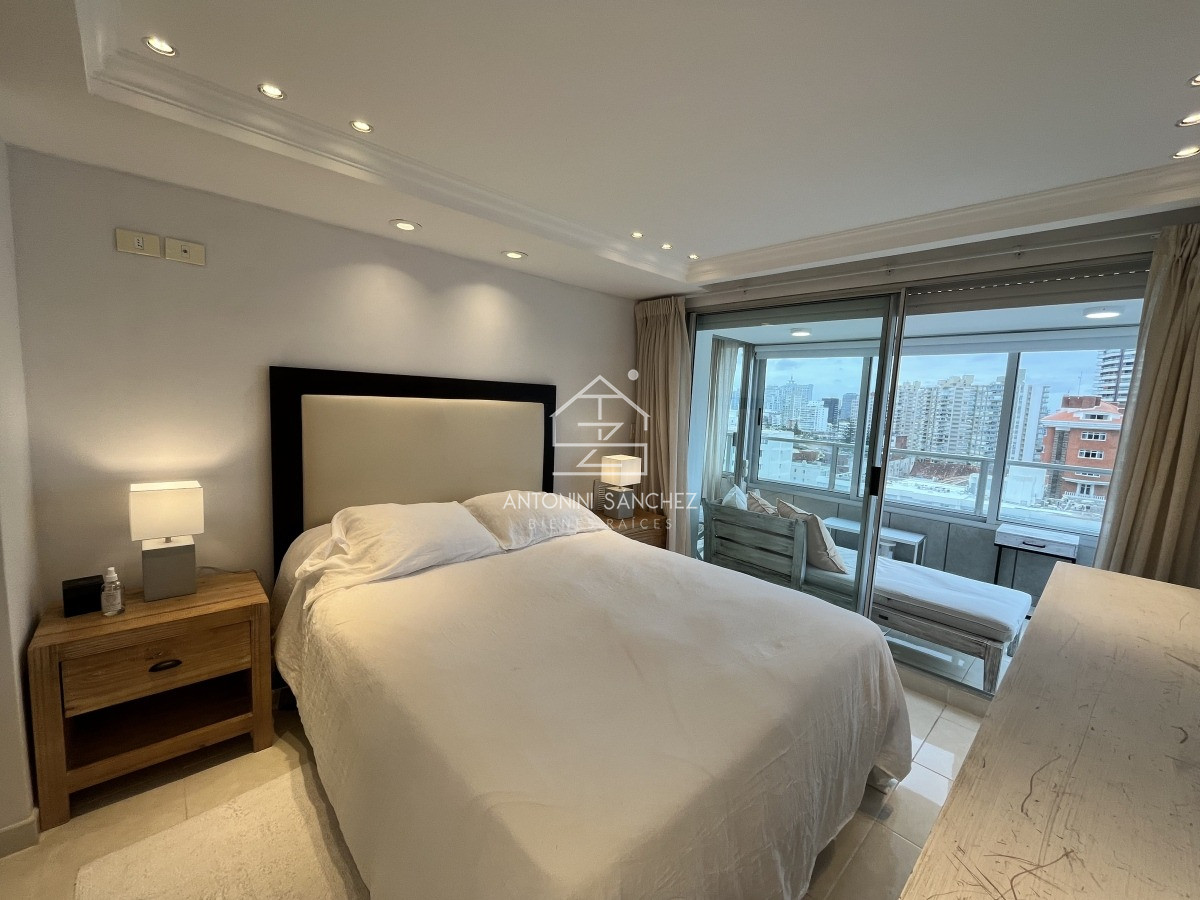 Apartamento ID.2437 - Venta Apartamento 2 Dormitorios Punta del Este