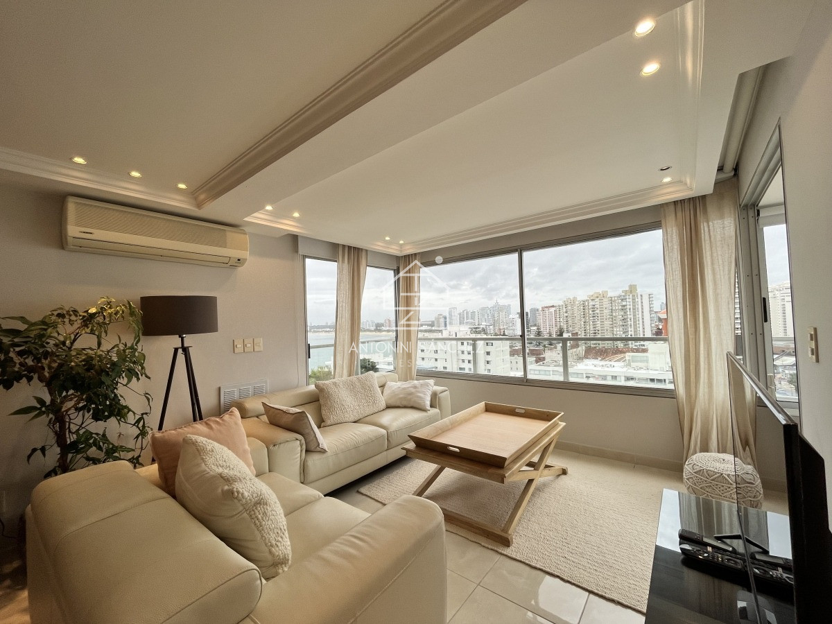 Apartamento ID.2437 - Venta Apartamento 2 Dormitorios Punta del Este