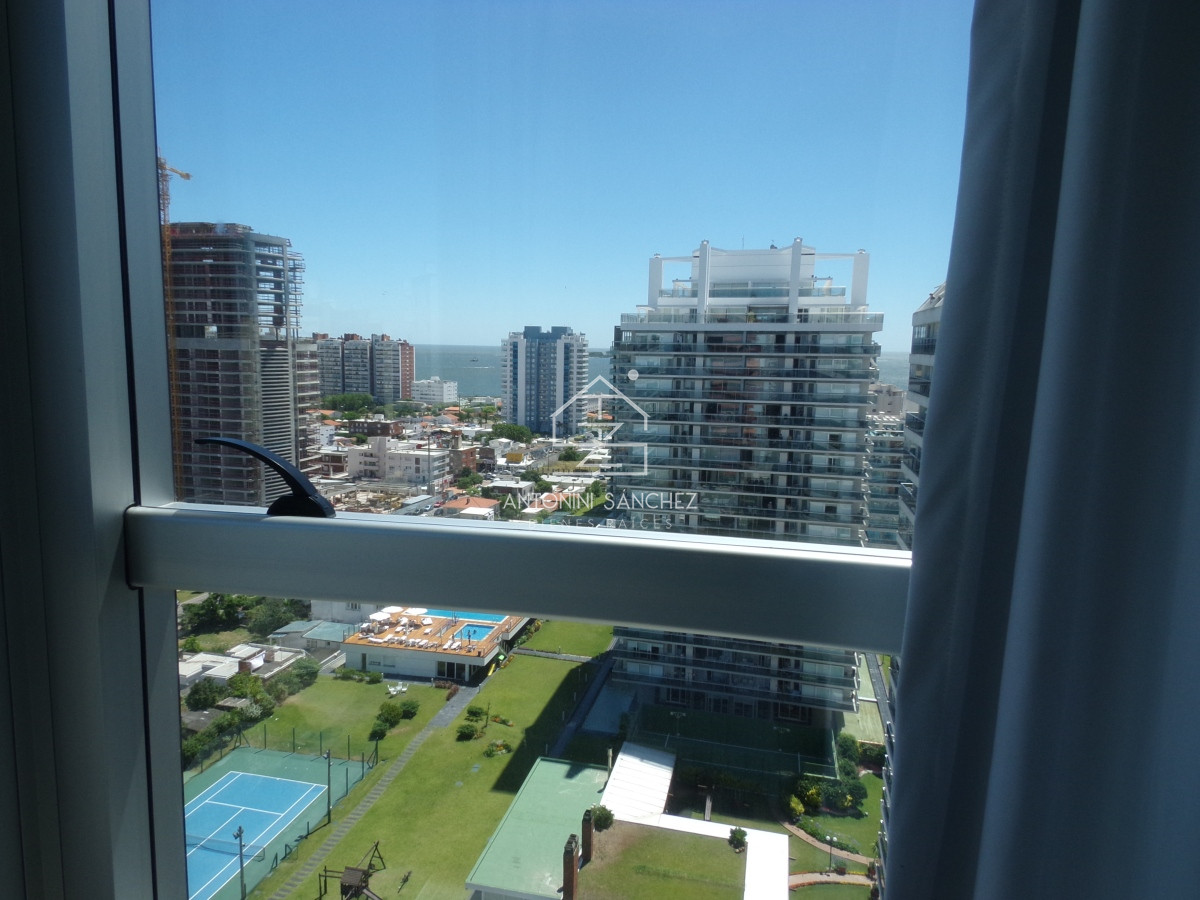 Apartamento ID.2420 - Venta Apartamento 3 Dormitorios Punta del Este 
