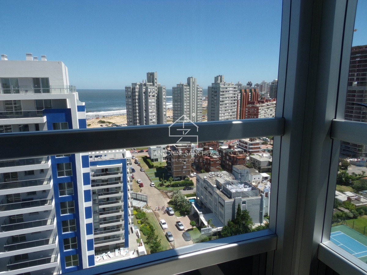 Apartamento ID.2420 - Venta Apartamento 3 Dormitorios Punta del Este 