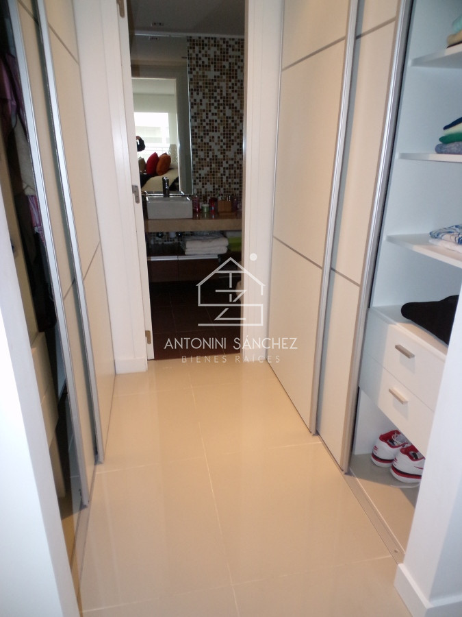 Apartamento ID.2420 - Venta Apartamento 3 Dormitorios Punta del Este 
