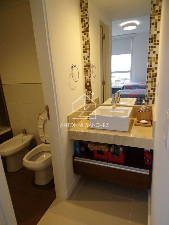 Apartamento ID.2420 - Venta Apartamento 3 Dormitorios Punta del Este 