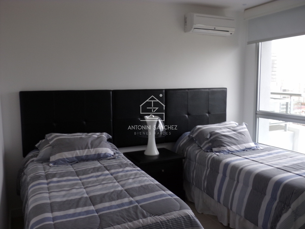 Apartamento ID.2420 - Venta Apartamento 3 Dormitorios Punta del Este 