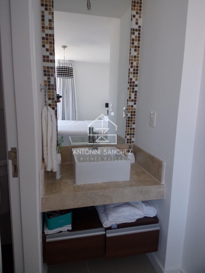 Apartamento ID.2420 - Venta Apartamento 3 Dormitorios Punta del Este 