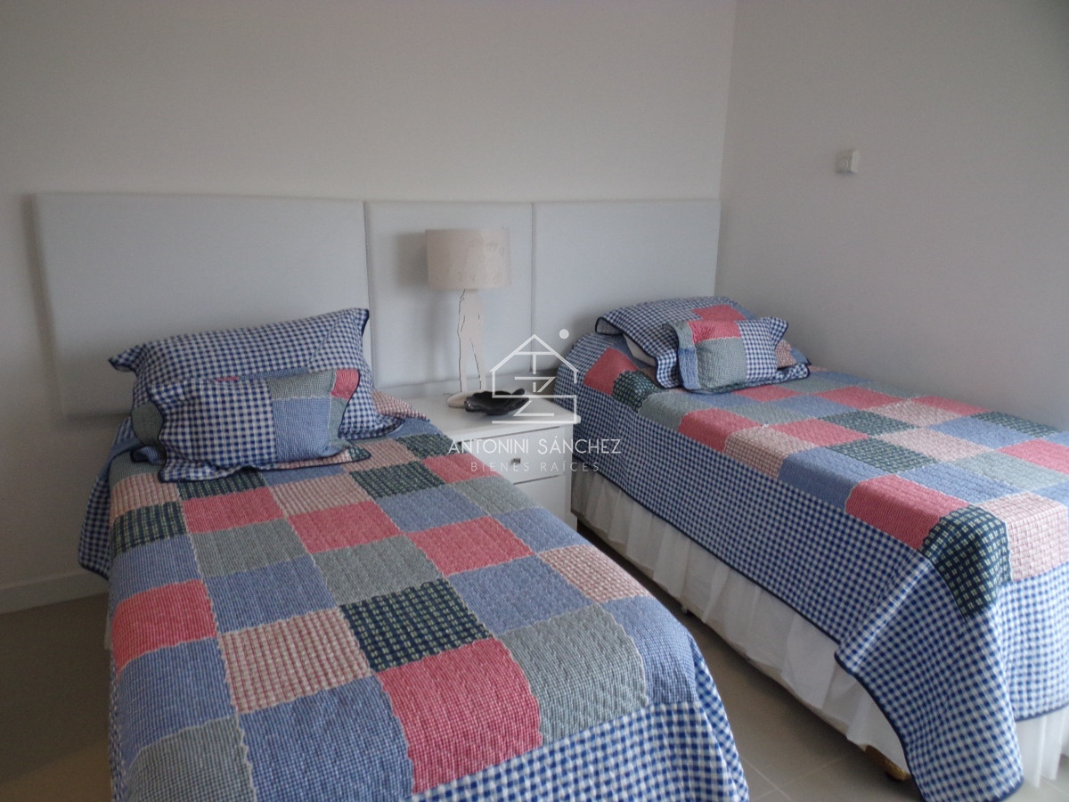Apartamento ID.2420 - Venta Apartamento 3 Dormitorios Punta del Este 