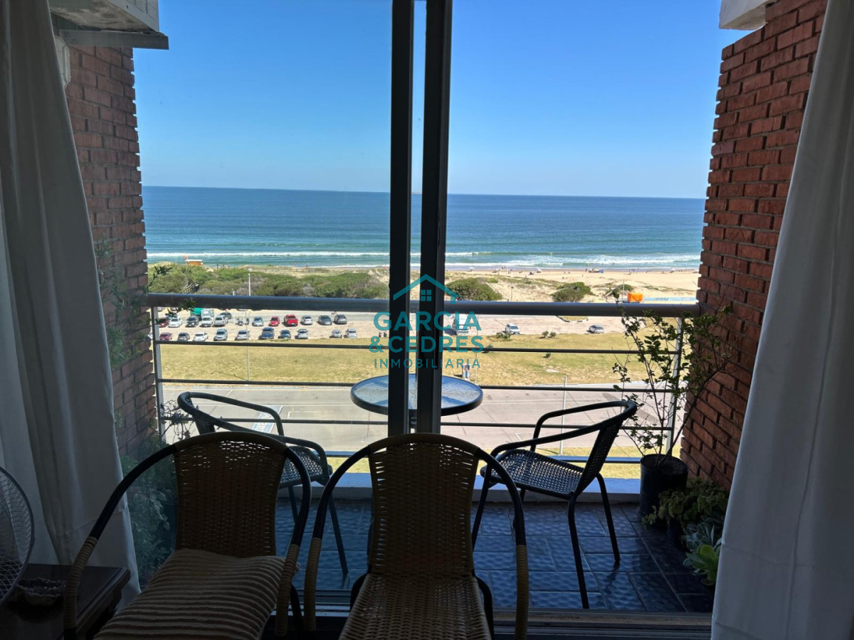 Apartamento ID.321 - Apartamento de 2 dormitorios en Playa Brava a pasos del mar