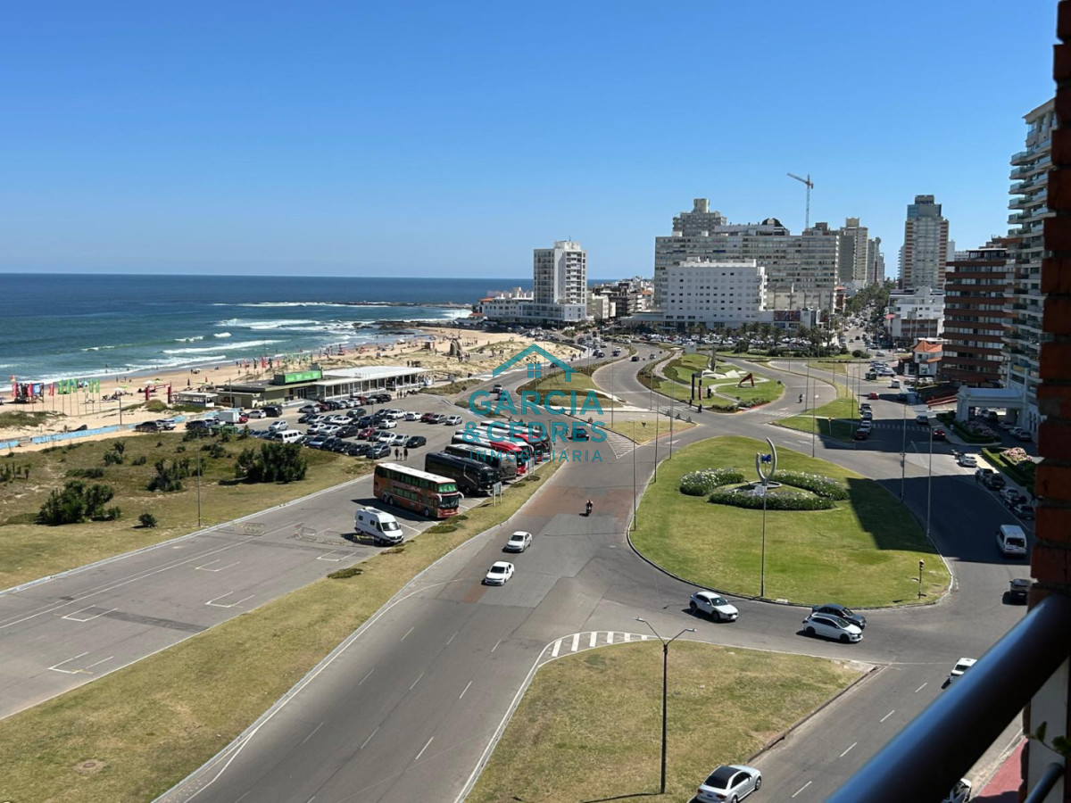 Apartamento ID.321 - Apartamento de 2 dormitorios en Playa Brava a pasos del mar