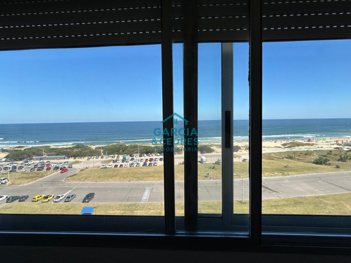 Apartamento ID.321 - Apartamento de 2 dormitorios en Playa Brava a pasos del mar