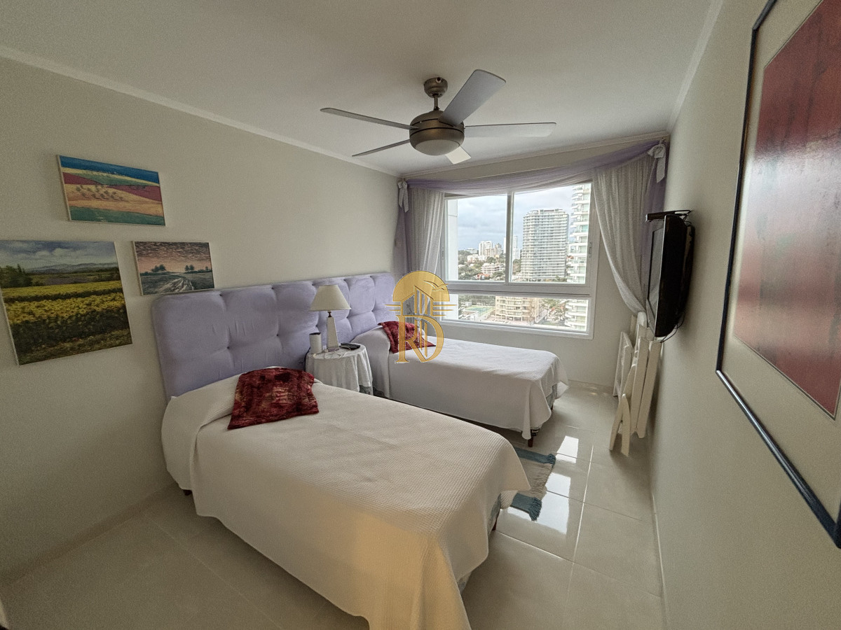 Playa Mansa Millenium 3 dormitorios piso alto -id-68-22