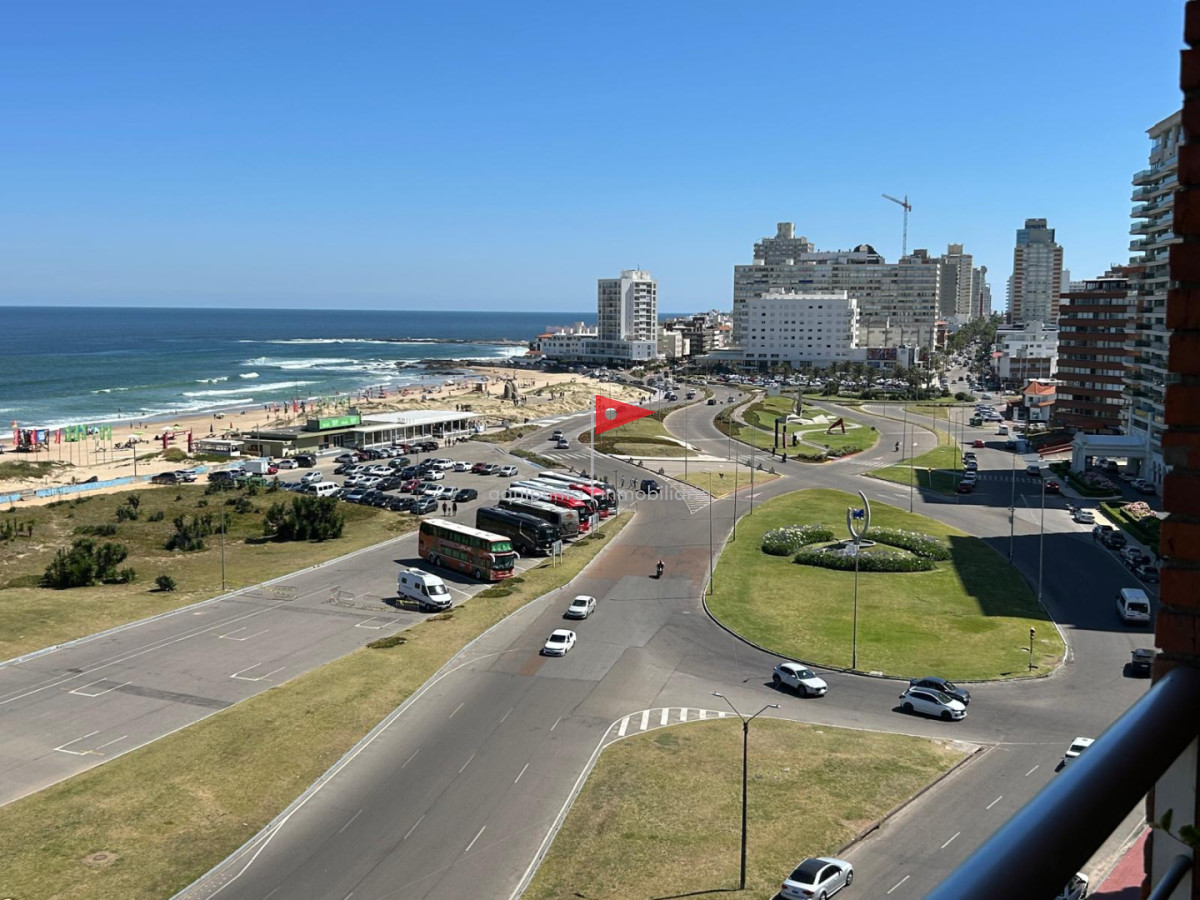 Apartamento ID.119 - Venta apto punta del este 2 dormitorios frente a playa brava